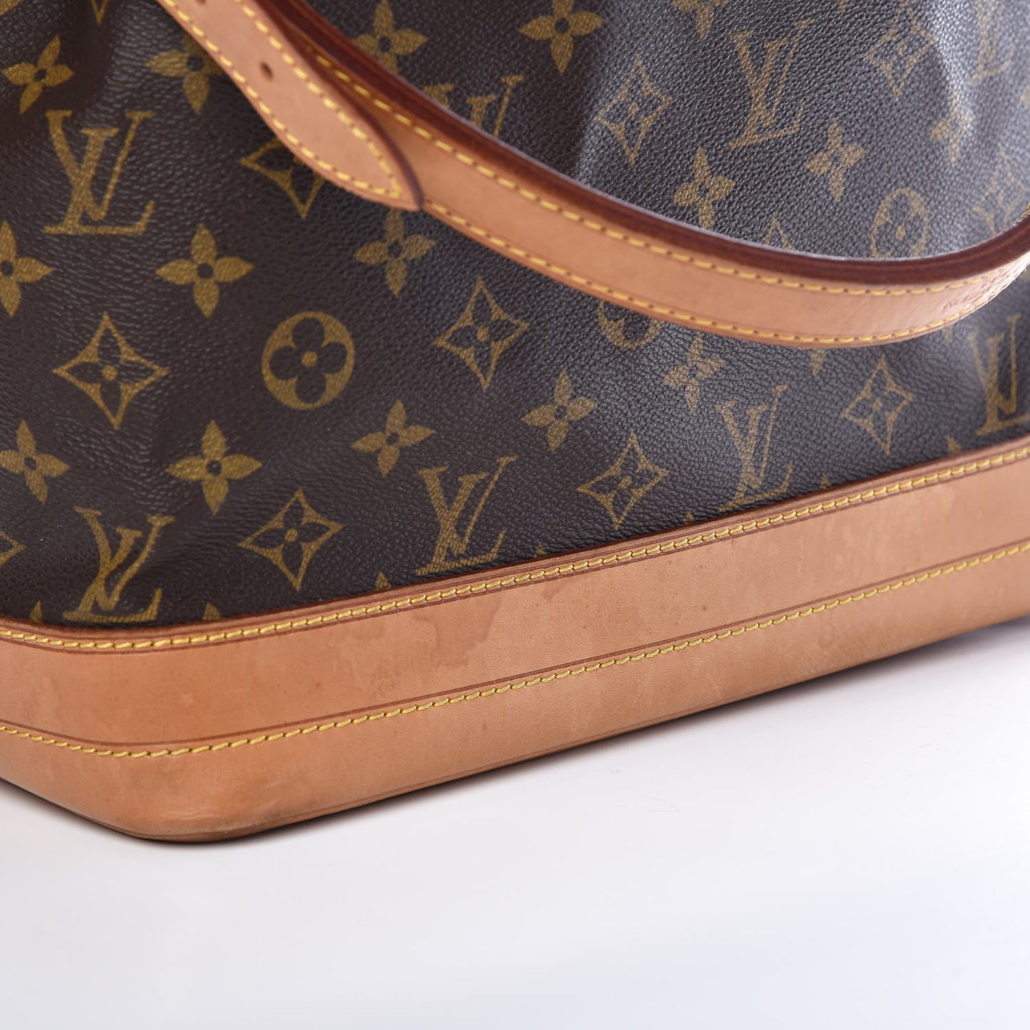 Monogram Noe
