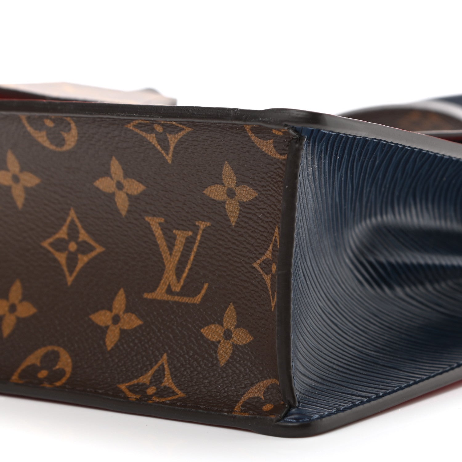 Louis Vuitton Vernis Epi Monogram Spring Street Scarlet 10 of 10