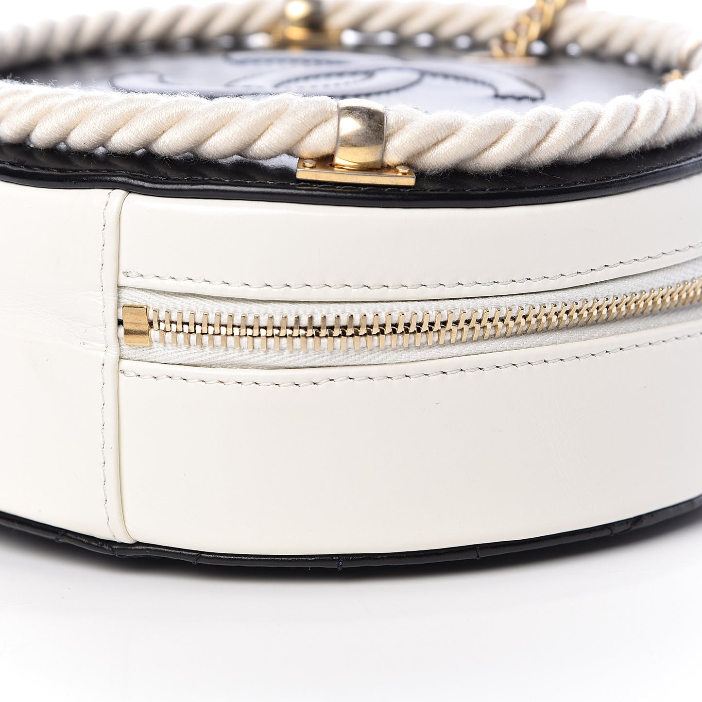 Crumpled Calfskin Cotton Small En Vogue Round Bag Black