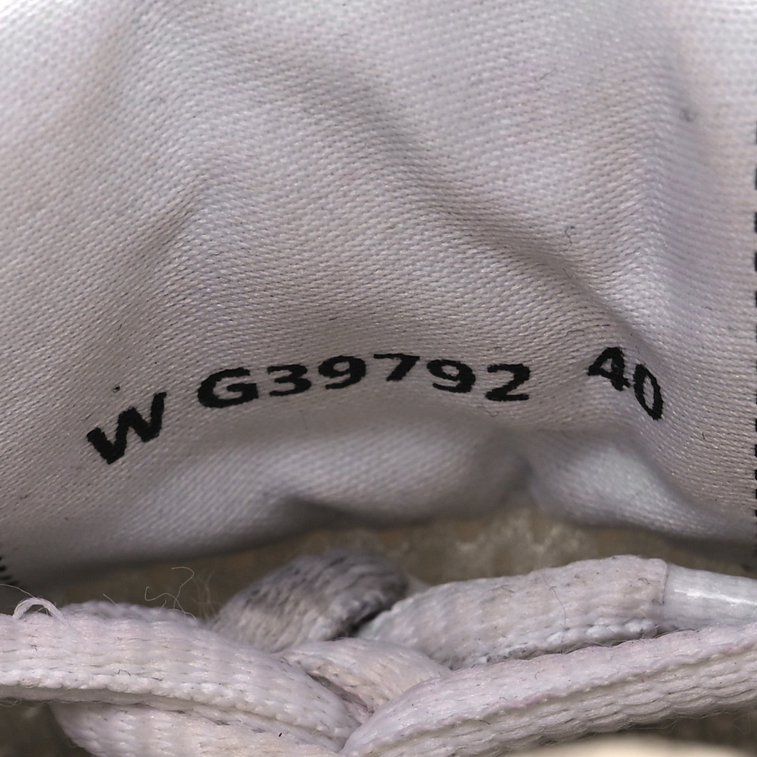 Chanel Fabric Laminated Calfskin Stretch CC Womens Sneakers 40 White Gold Silver 10 of 13