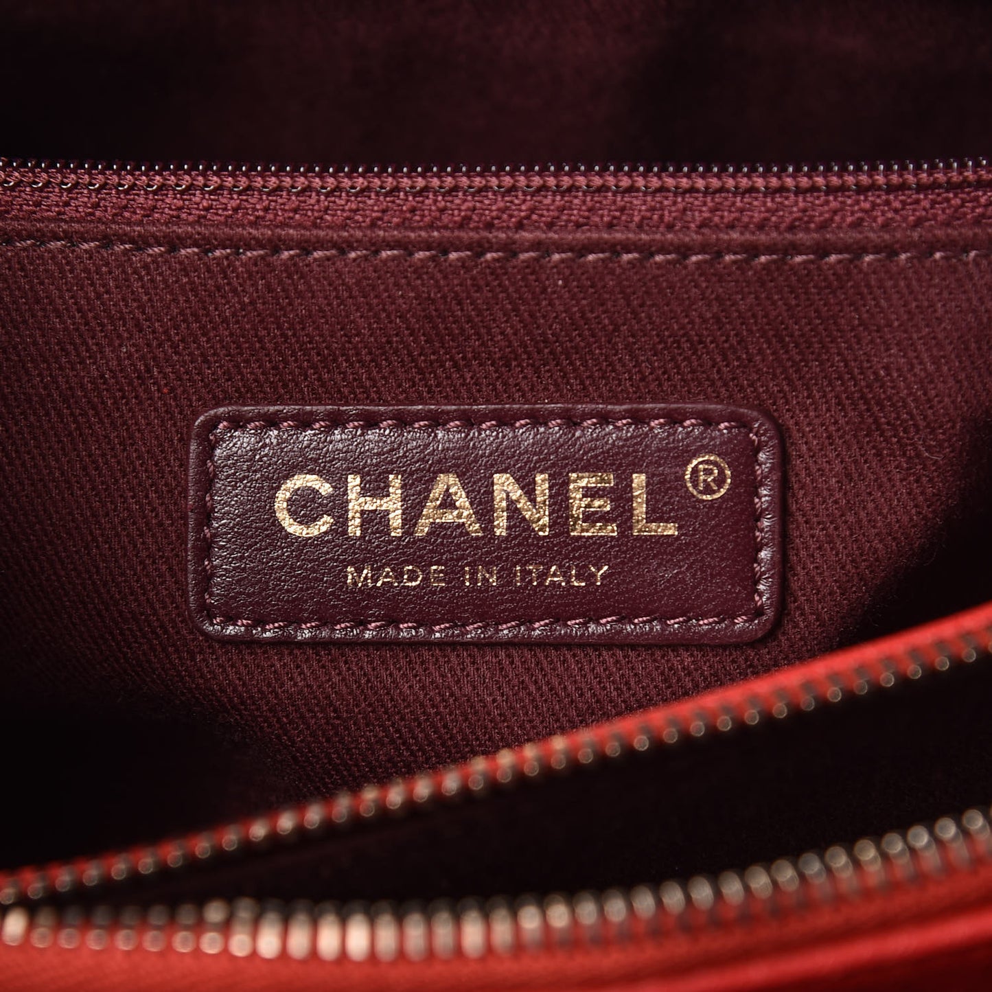 Shiny Sheepskin Quilted Large Trapezio Flap Red