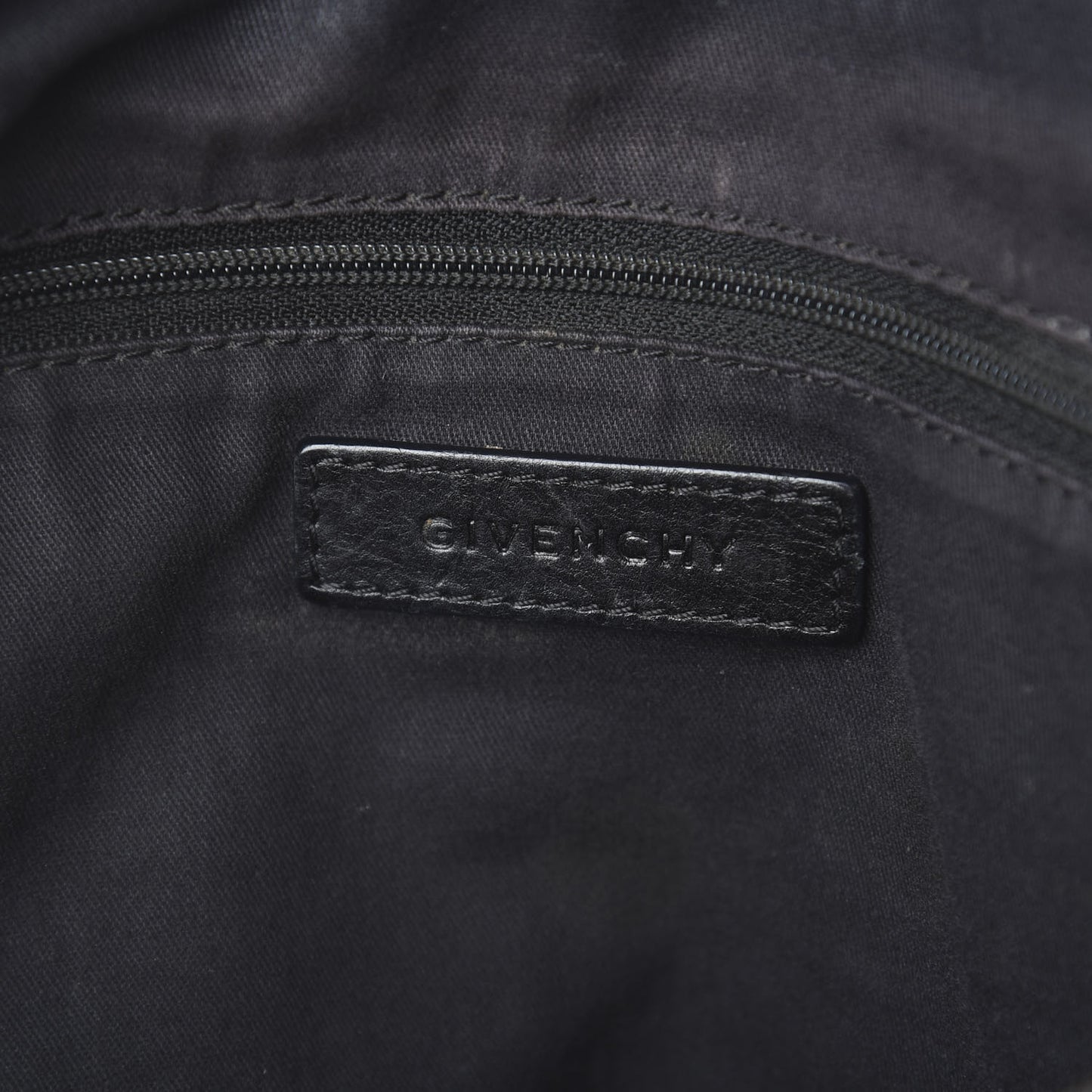 Calfskin Large Antigona Black