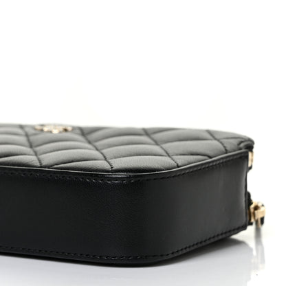 Chanel Iridescent Lambskin Quilted Pearl Clutch With Chain Black 10 of 10