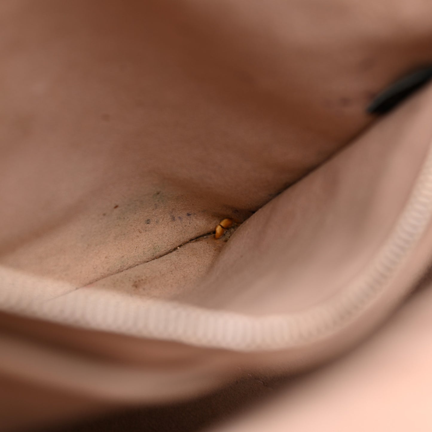 Calfskin Lockme Cabas Bois de Rose Black