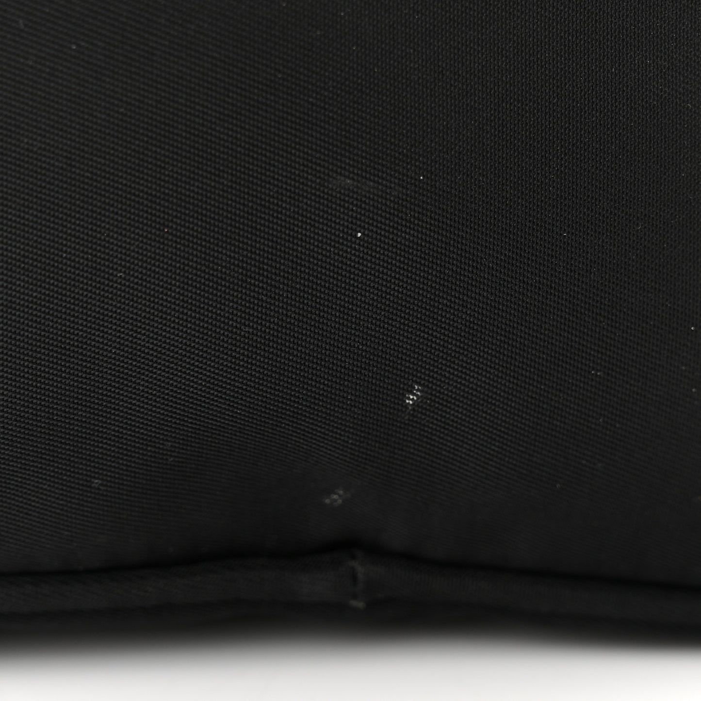 Re-Nylon Vela Pouch Black