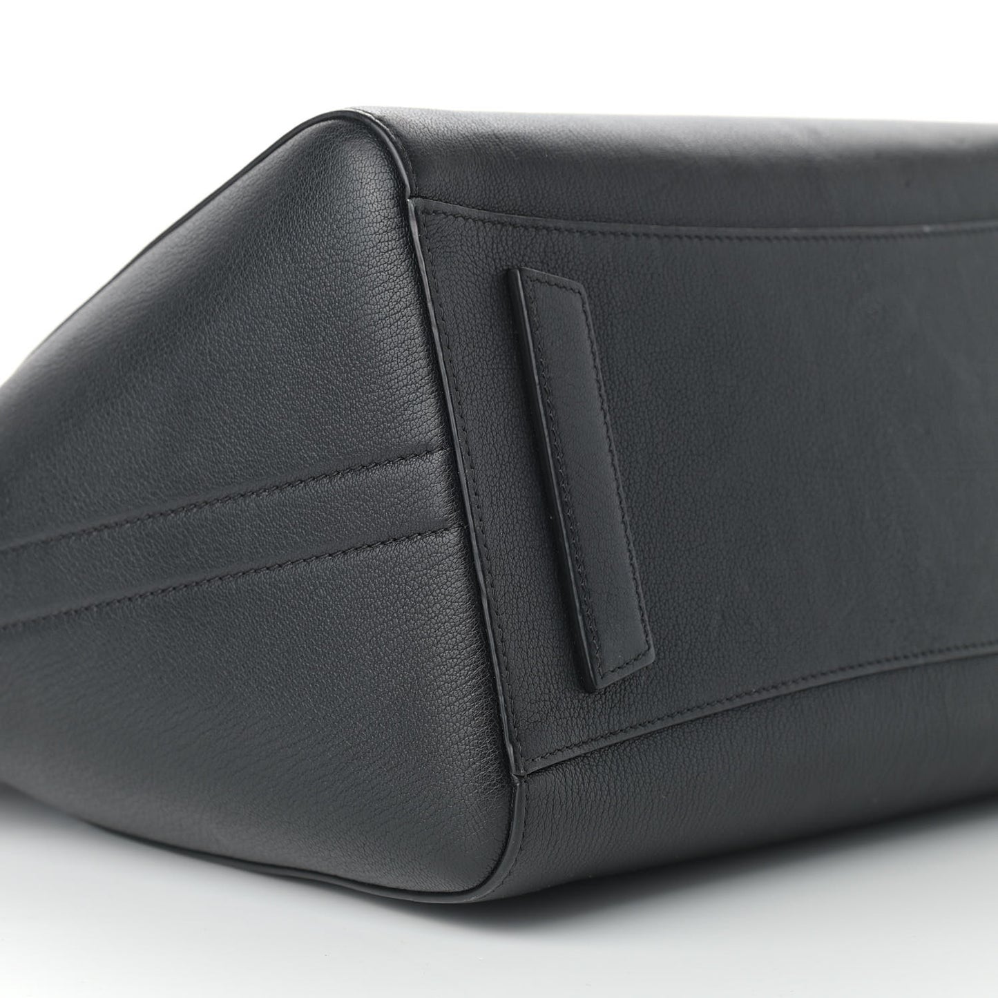 Sugar Goatskin Medium Antigona Black