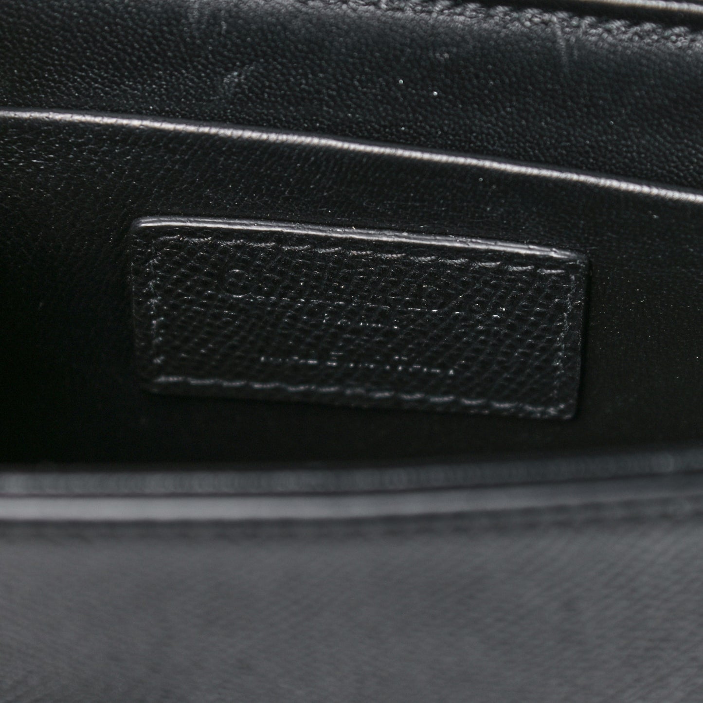 Ultra Matte Grained Calfskin 30 Montaigne Box Bag Black