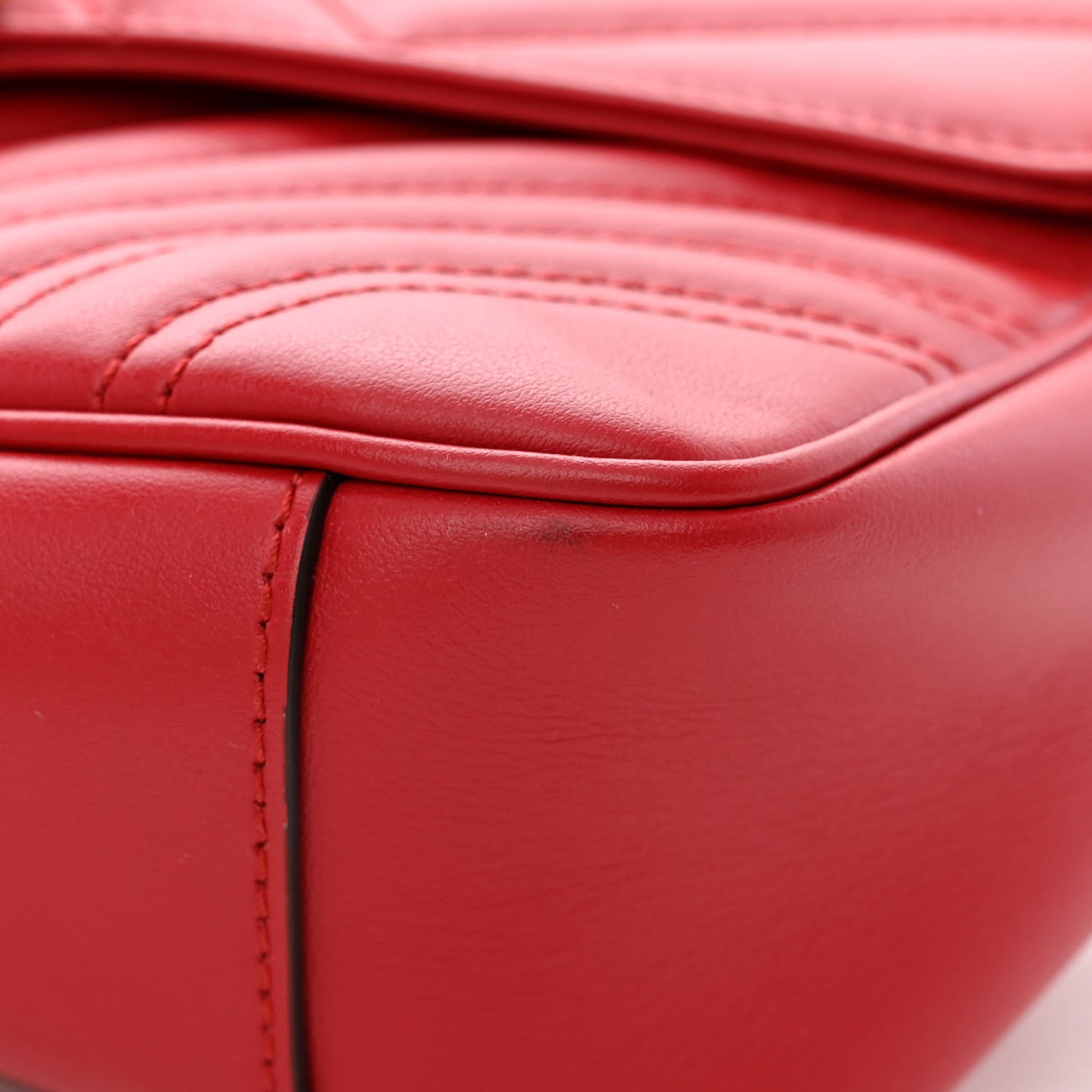 Calfskin Matelasse Small GG Marmont Shoulder Bag Hibiscus Red