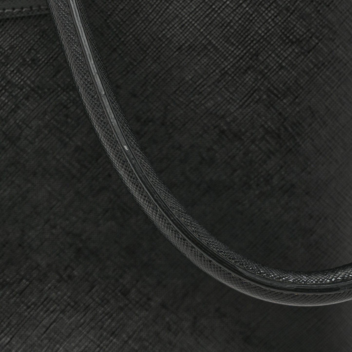 Saffiano Lux Medium Galleria Double Zip Tote Black