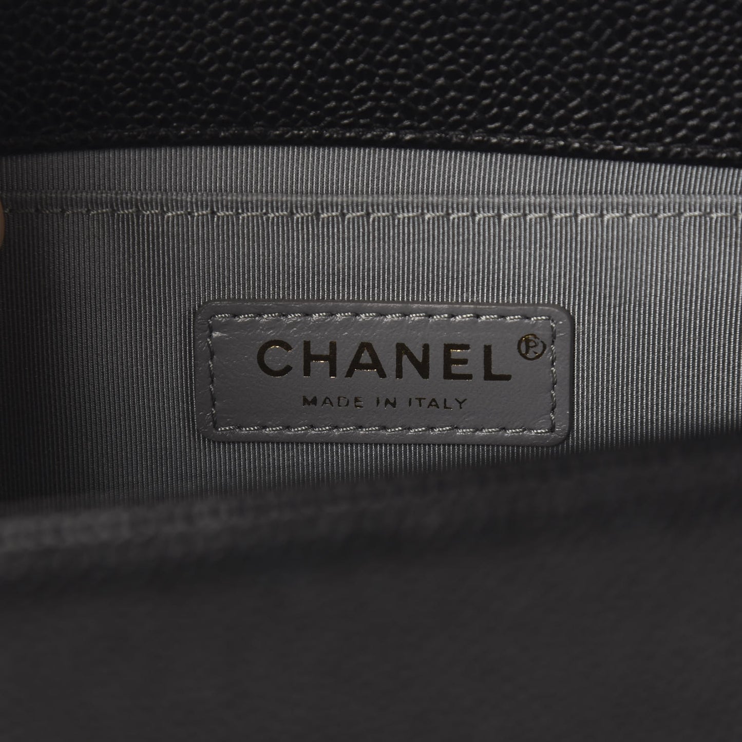 Caviar Quilted Medium Boy Flap Black