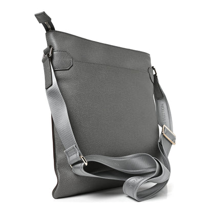 Louis Vuitton Taiga Sasha Messenger Glacier 3 of 11