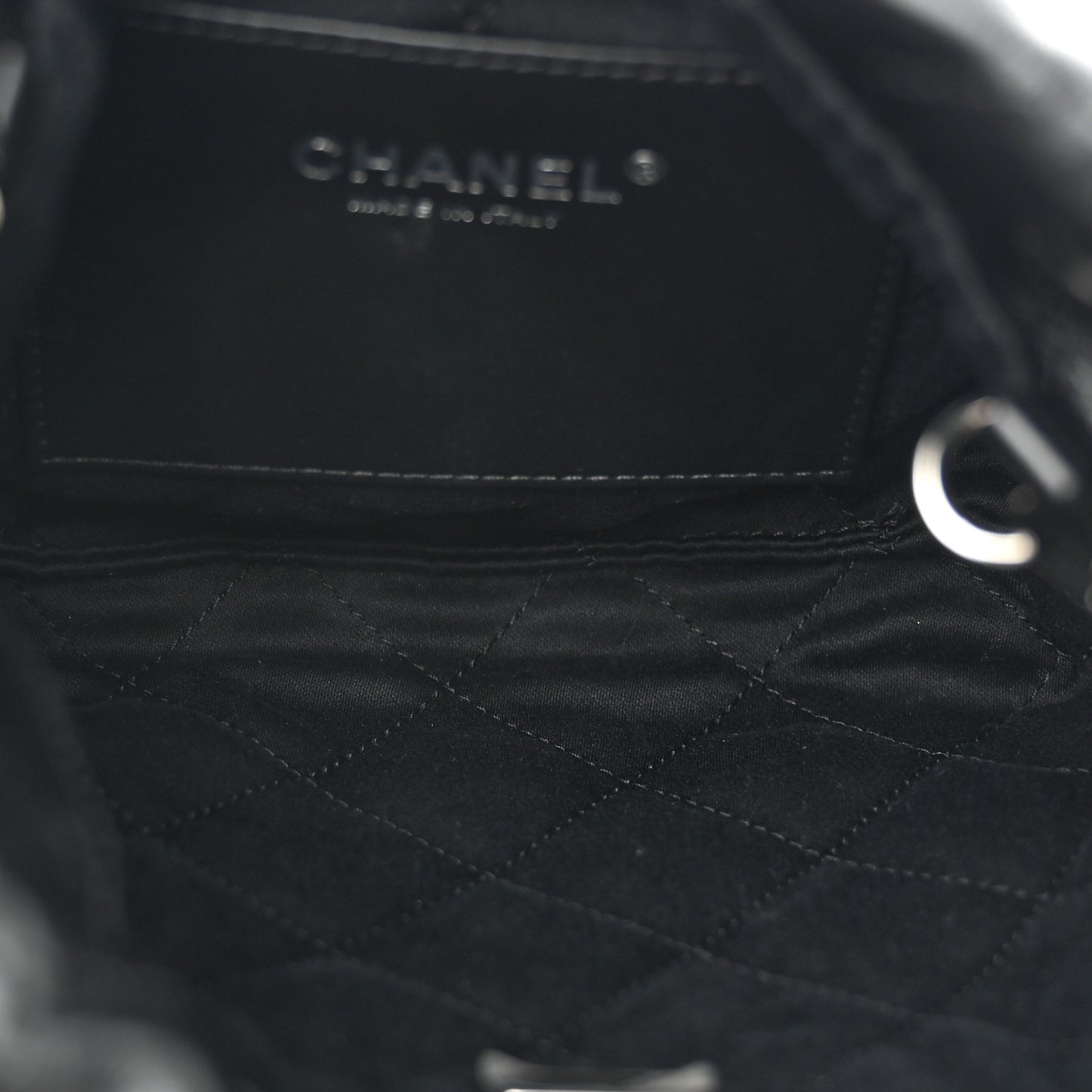 Shiny Calfskin Quilted Mini Chanel 22 So Black