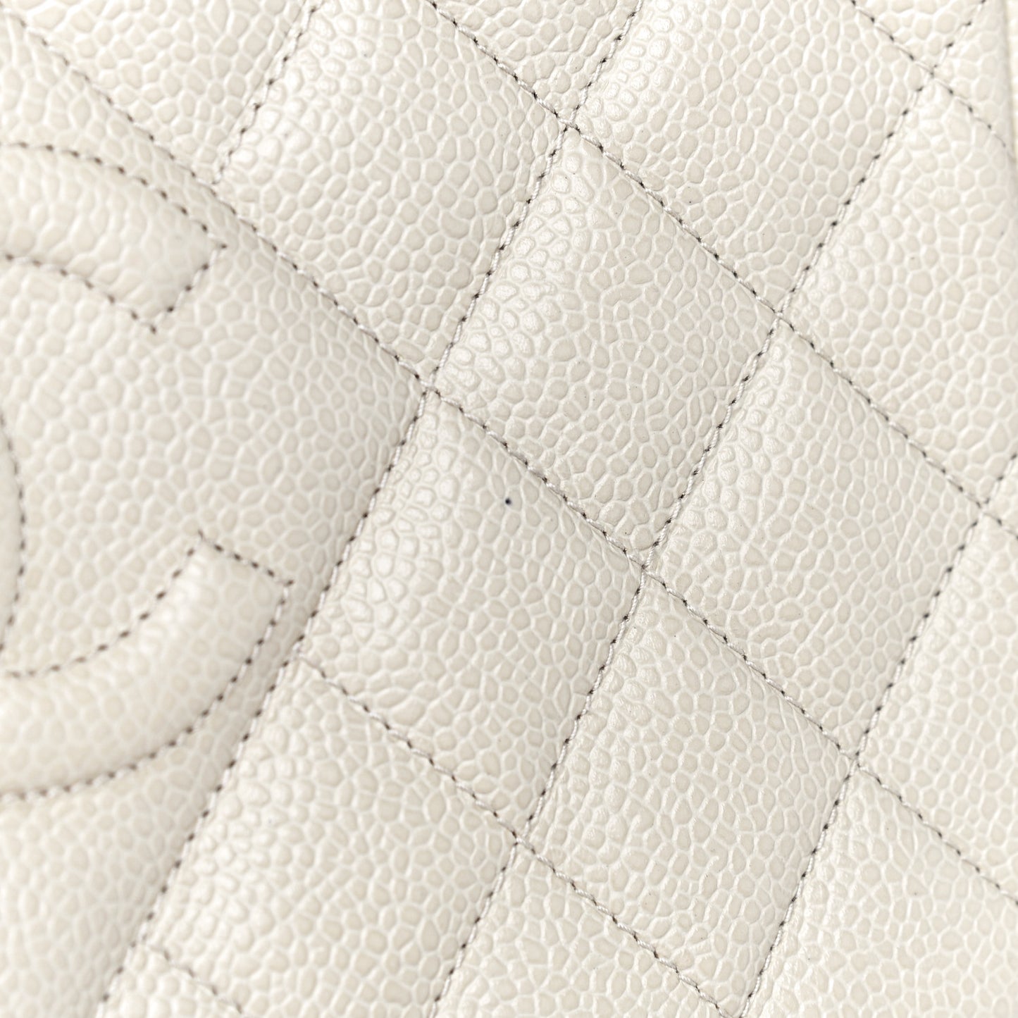 Caviar Quilted CC Camera Case Light Beige