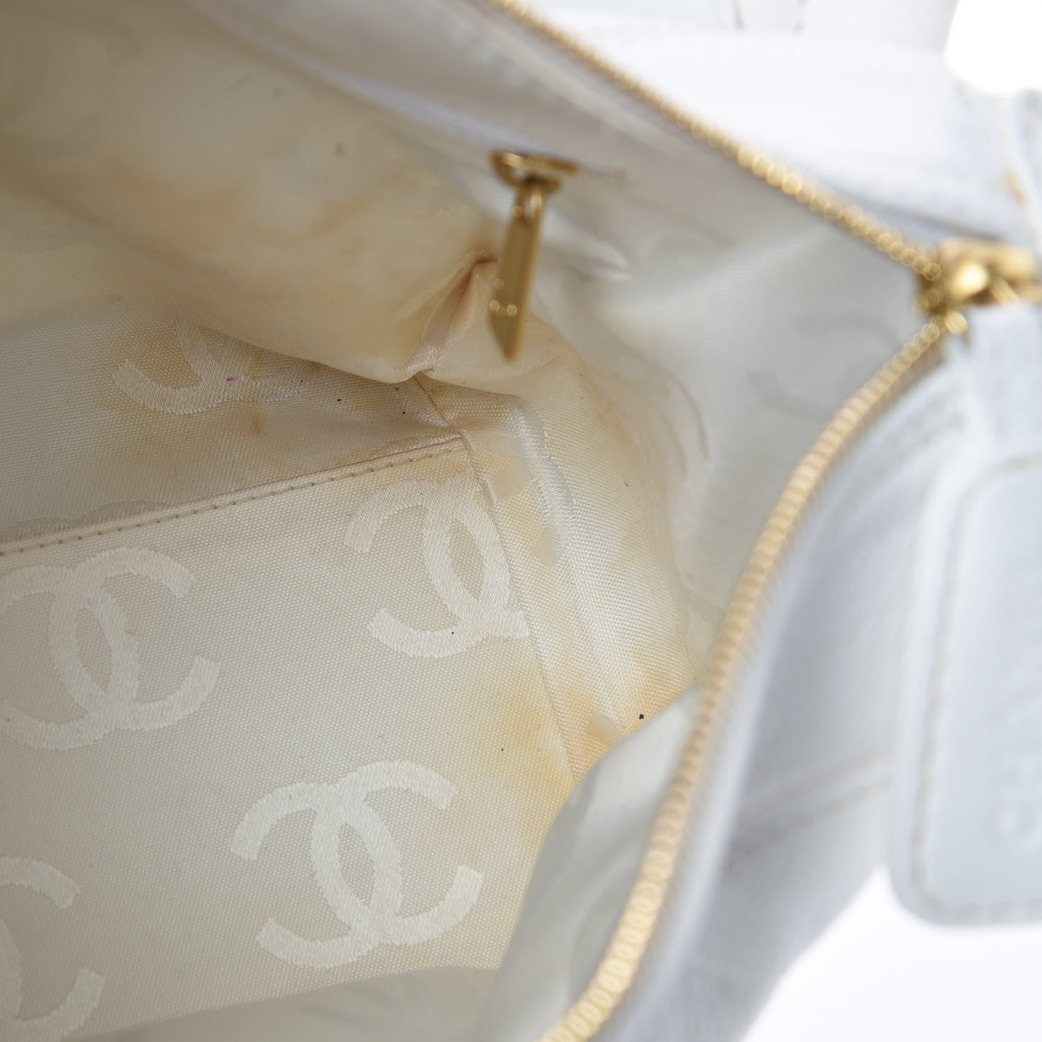 Chanel Calfskin CC Shoulder Bag White 10 of 18