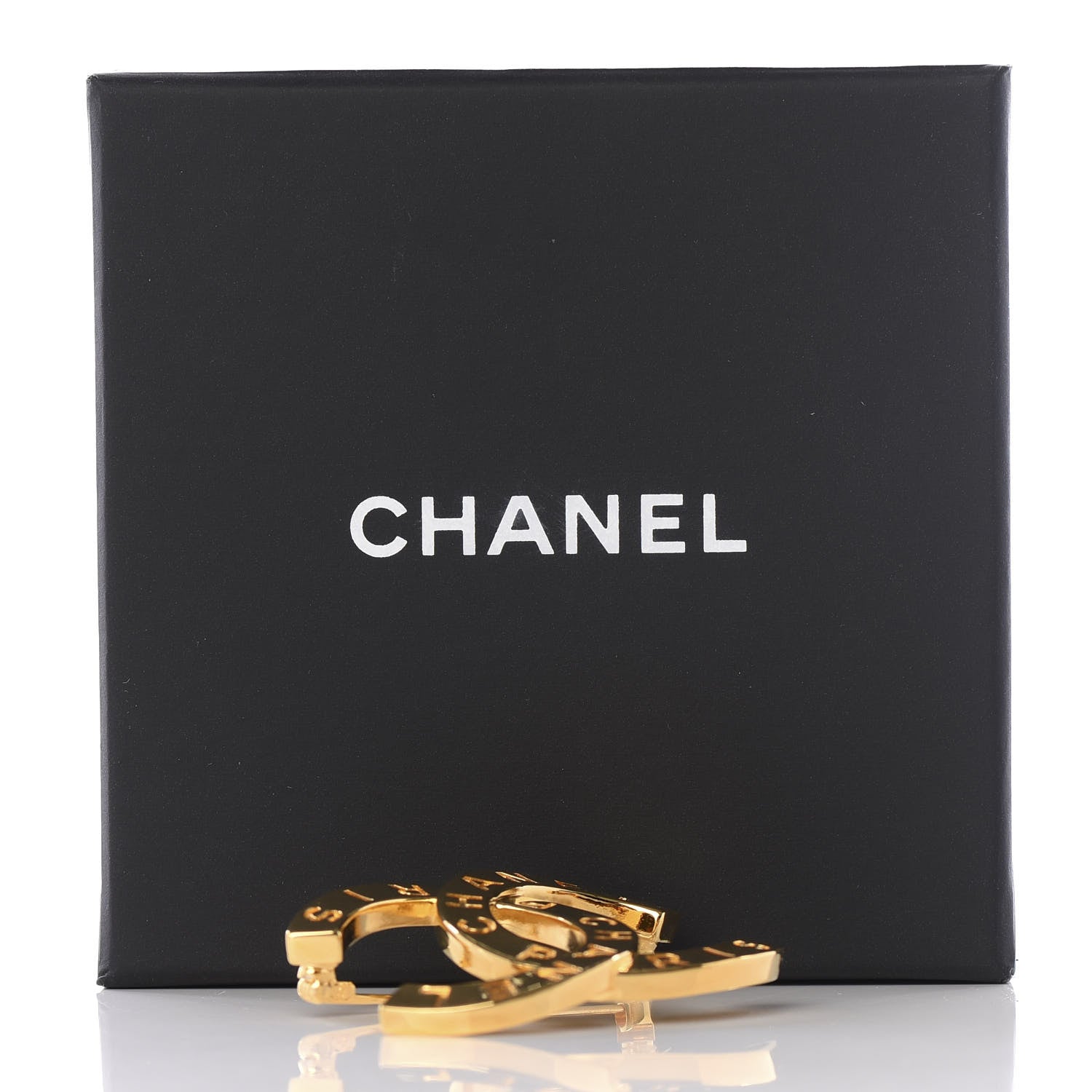Chanel Metal Paris Button CC Large Brooch Gold 4 of 4