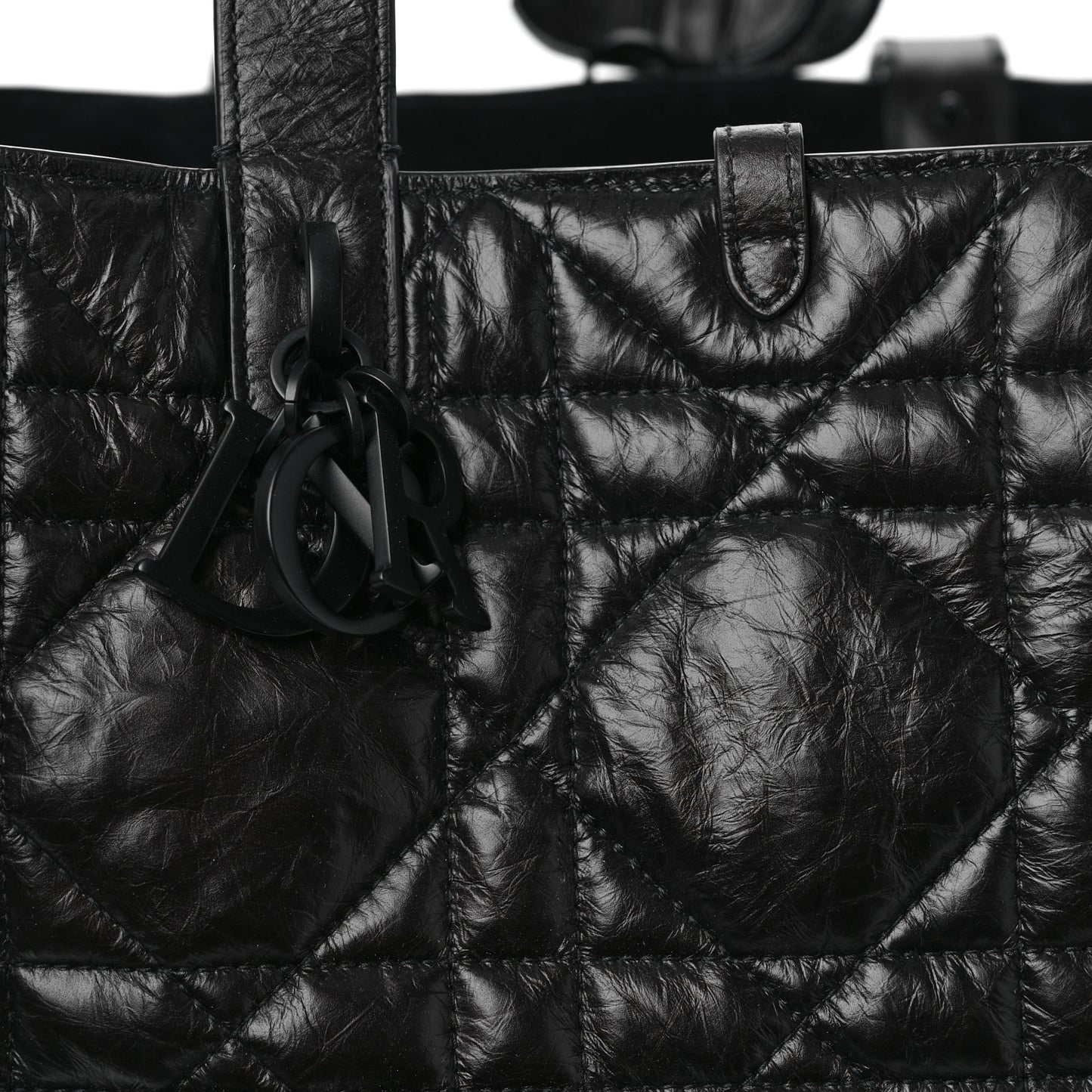 Crinkled Calfskin Macrocannage Large Toujours Black
