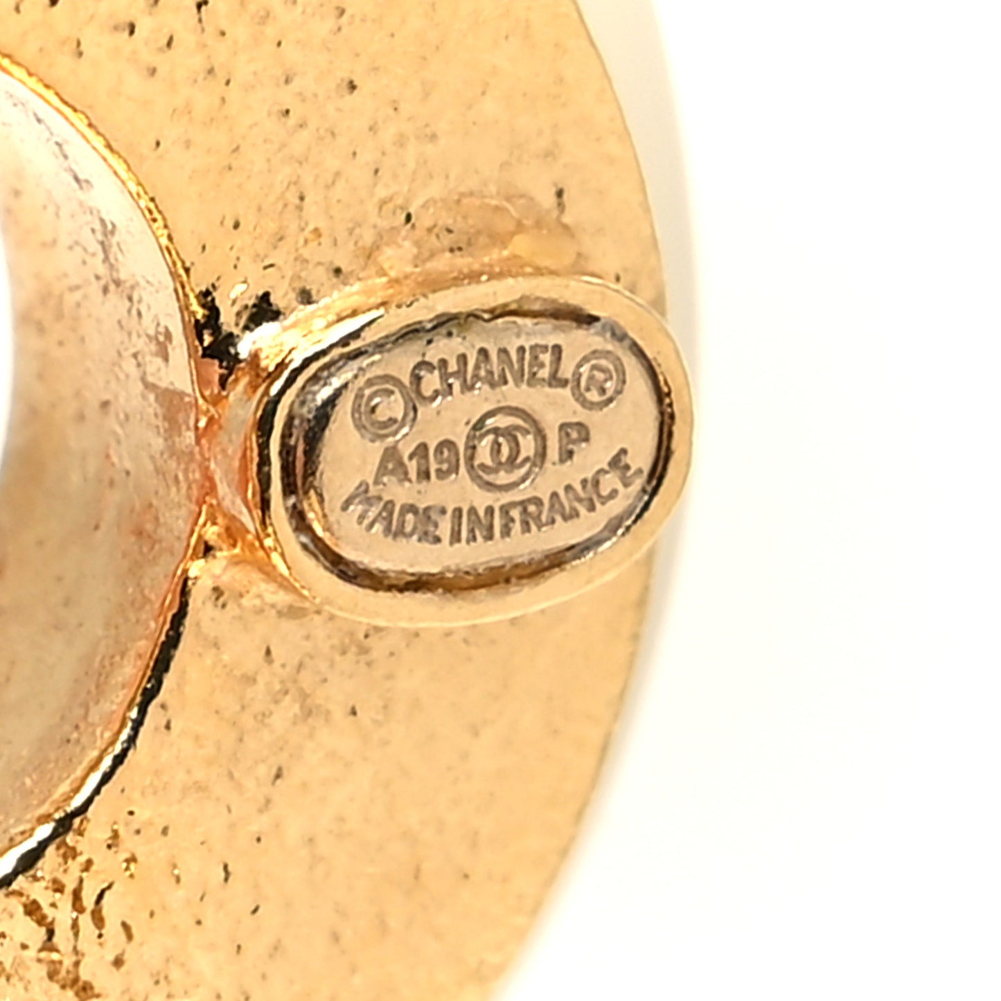 Metal Resin CC Round Drop Clip On Earrings Gold