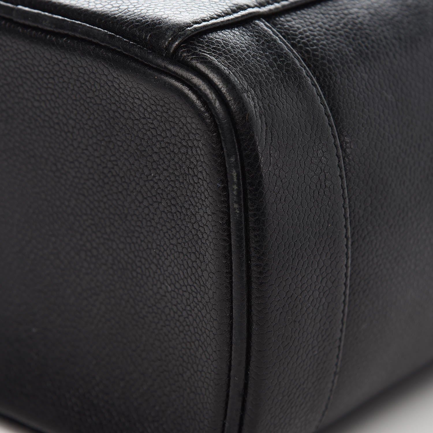 Chanel Caviar Cosmetic Vanity Bag Black 14 of 15