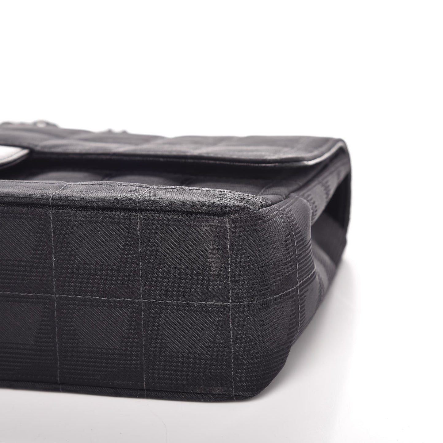 Nylon Medium Travel Flap Black