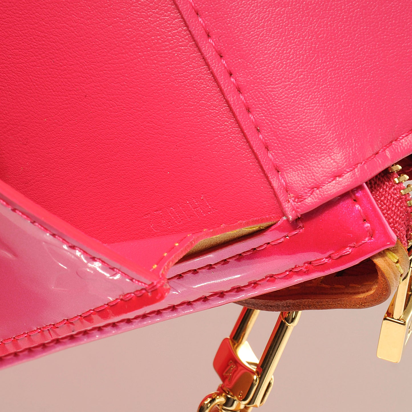 Vernis Mott Fuchsia