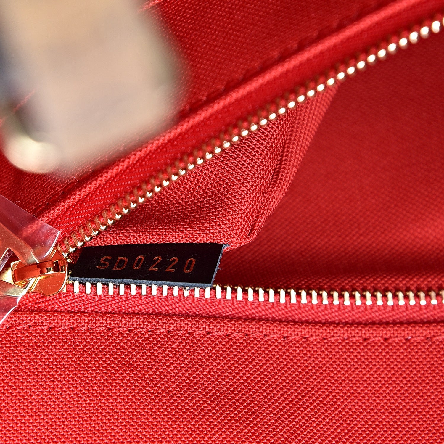 Louis Vuitton Reverse Monogram Giant Onthego MM 7 of 10