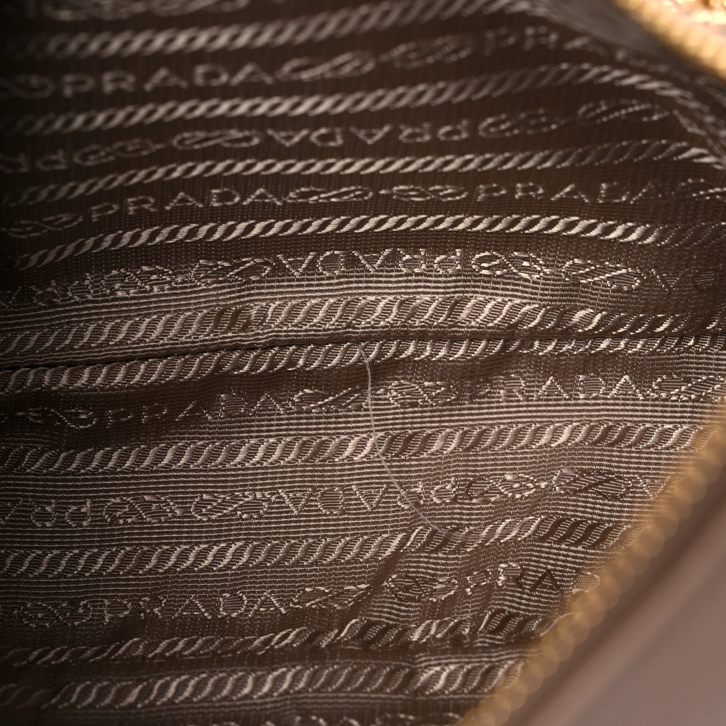 Saffiano Re-Edition 2005 Shoulder Bag Cammeo Beige