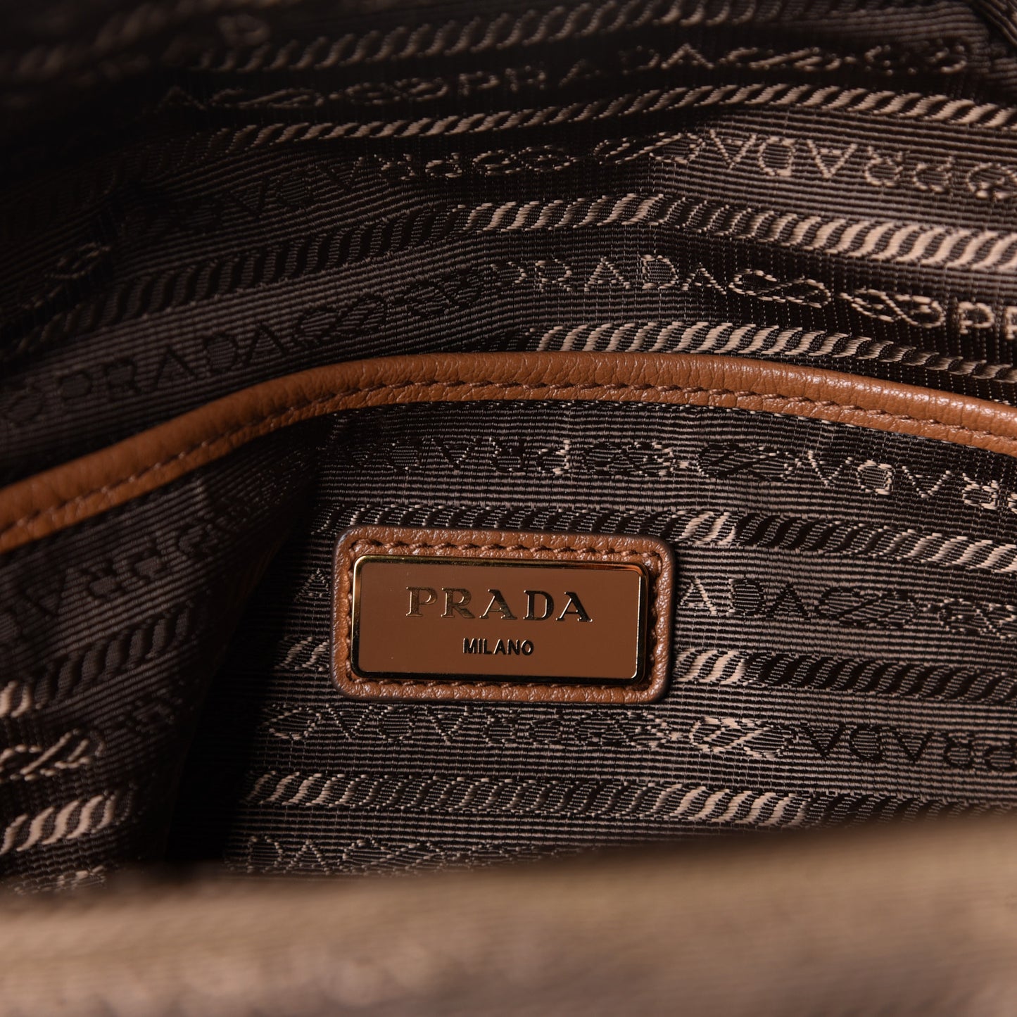 Vitello Daino Zip Backpack Cuoio