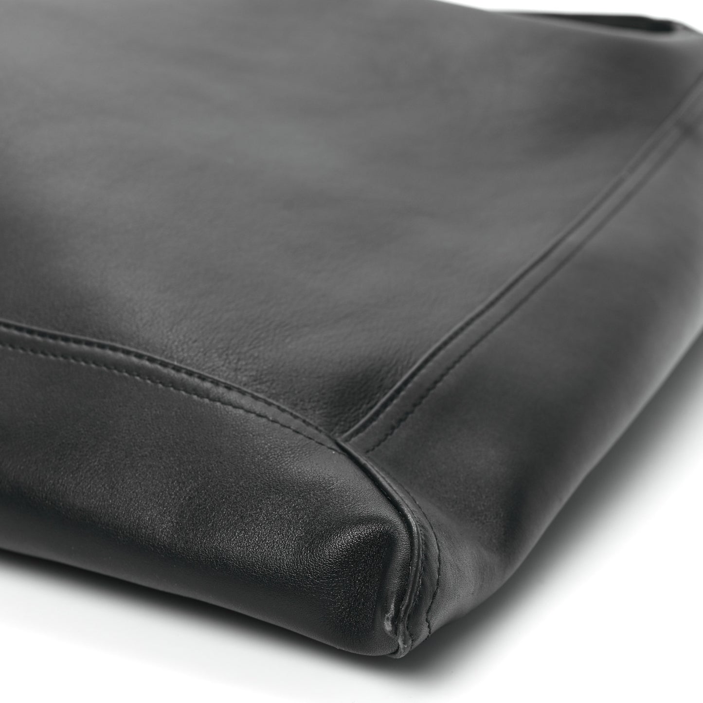 Silky Calfskin Large Hop Black