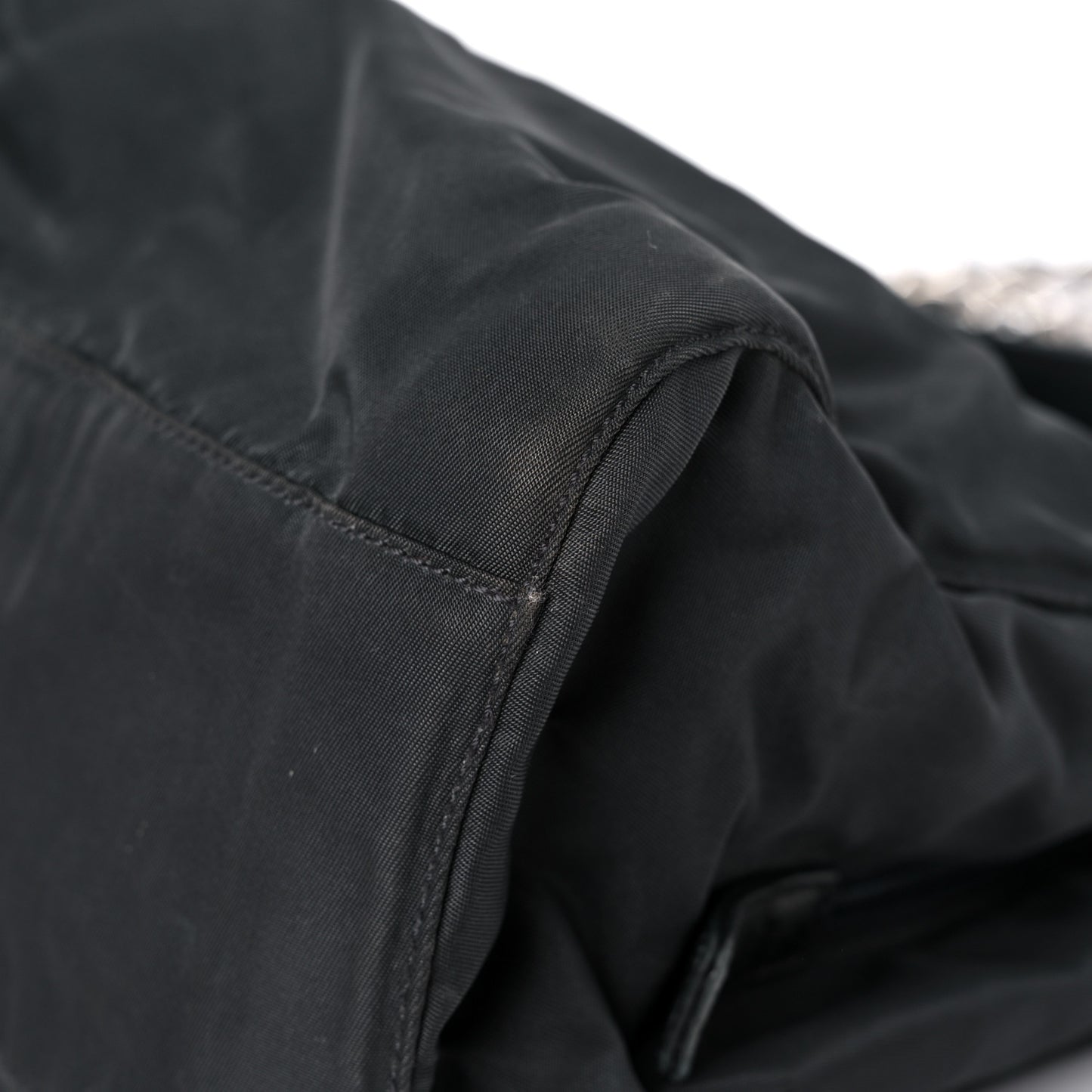Tessuto Nylon Chain Shoulder Bag Asfalto