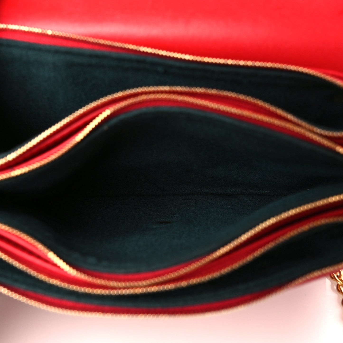 Crossboarded Calfskin Clifton Flap Red