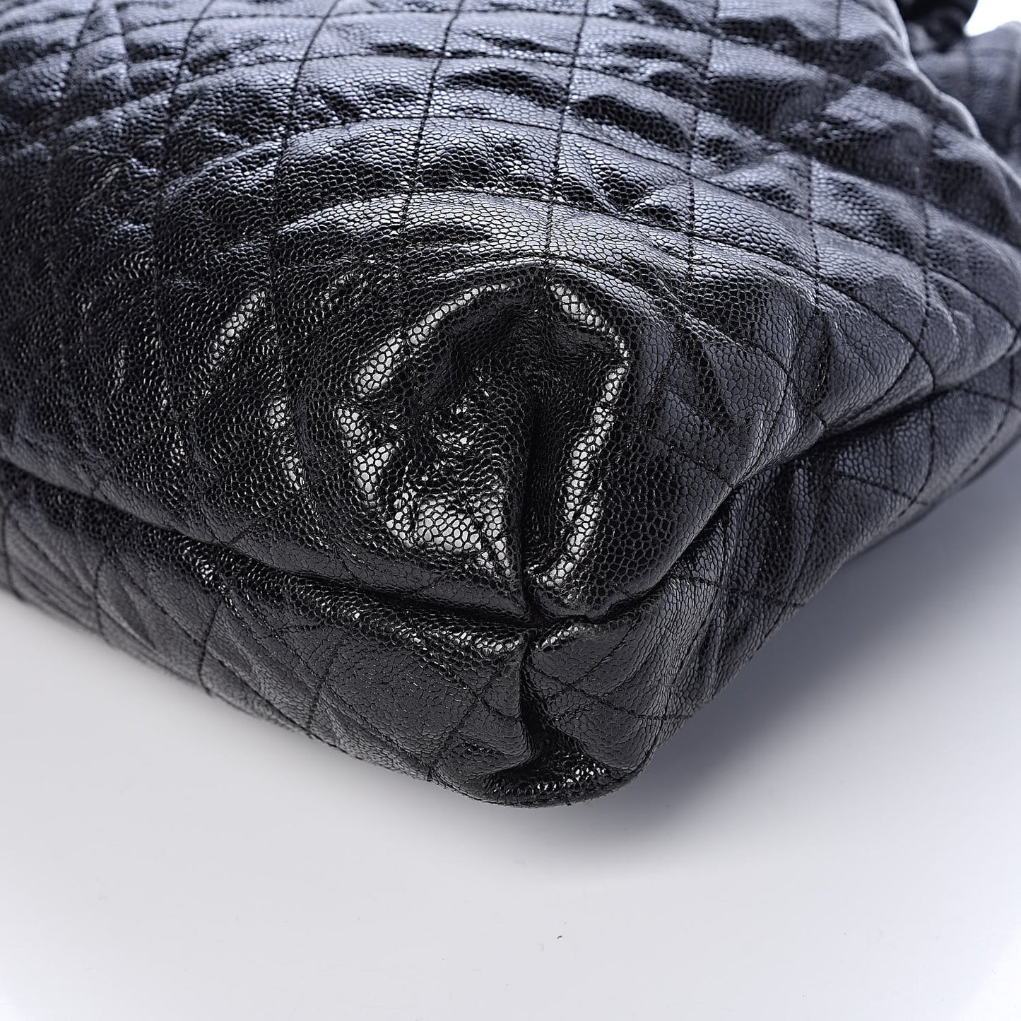Distressed Glazed Caviar Quilted Large Elastic Tote Black