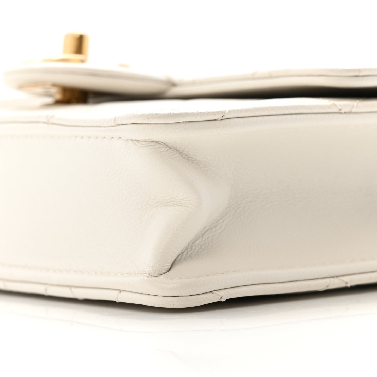 Lambskin Quilted Small Chic Pearls Flap White