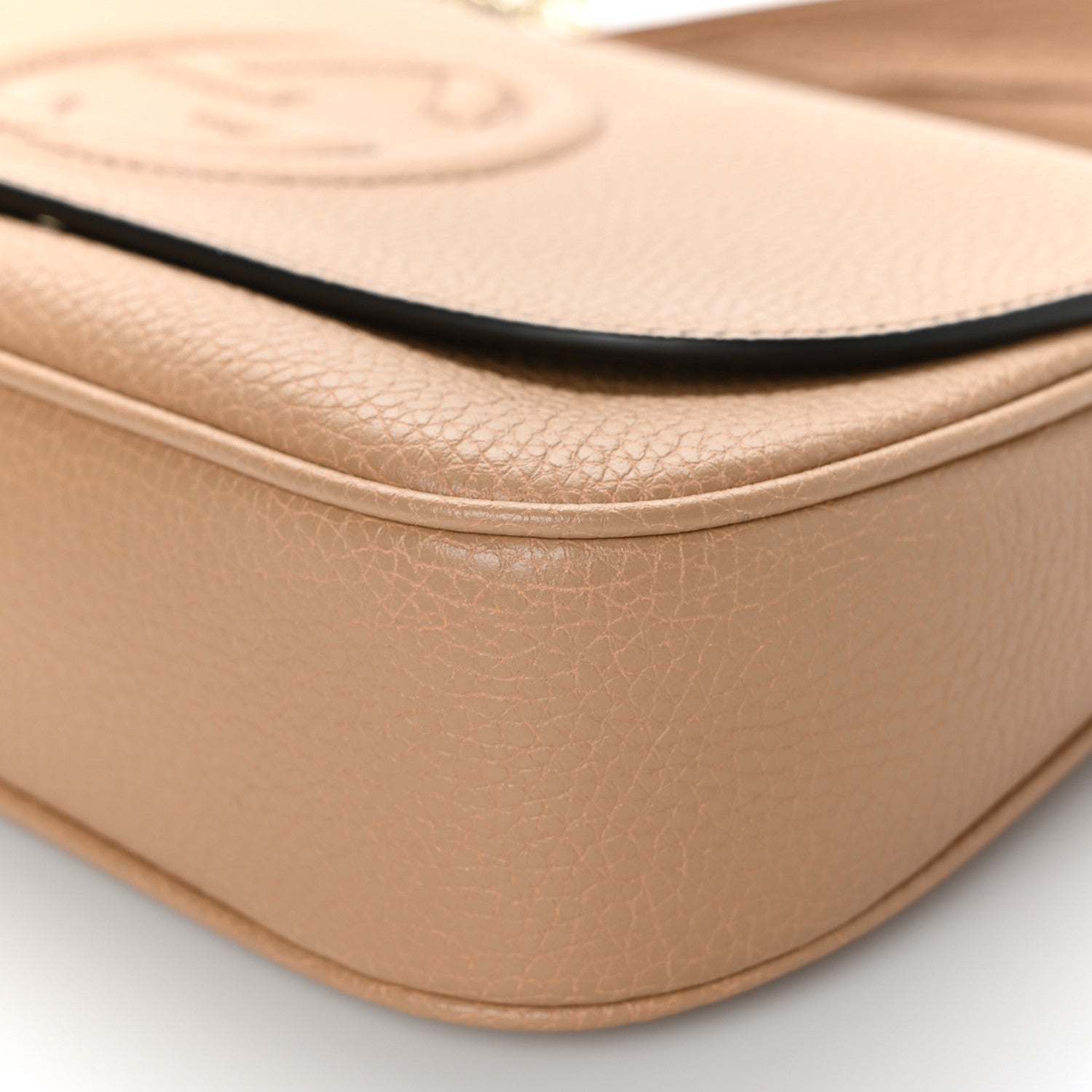 Gucci Pebbled Calfskin Medium Soho Flap Crossbody Camelia 9 of 9