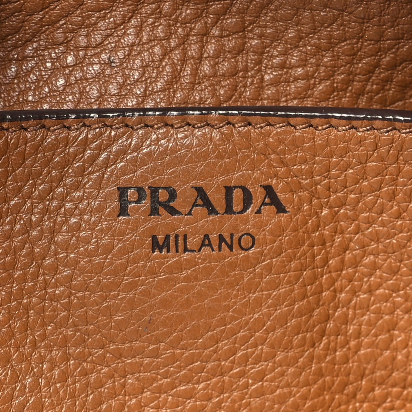 Vitello Daino Medium Pocket Hobo Bag Cannella