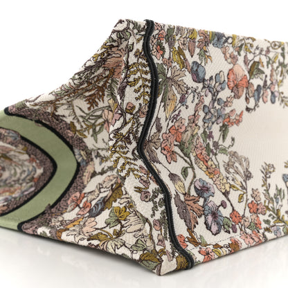 Christian Dior Canvas Embroidered Large 4 Saisons Hiver Soleil Book Tote Multicolor 9 of 10