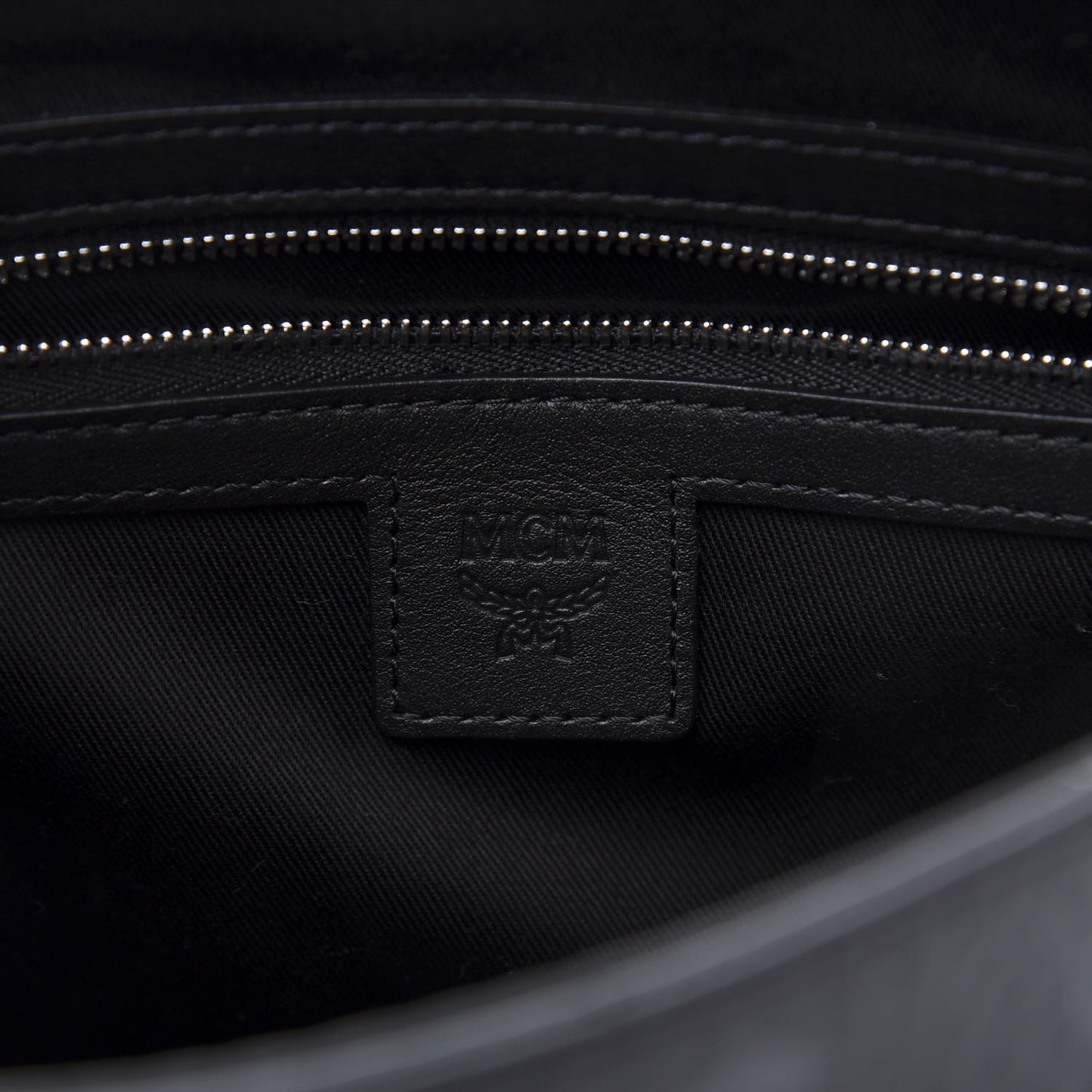 Visetos Medium Zip Pouch Black