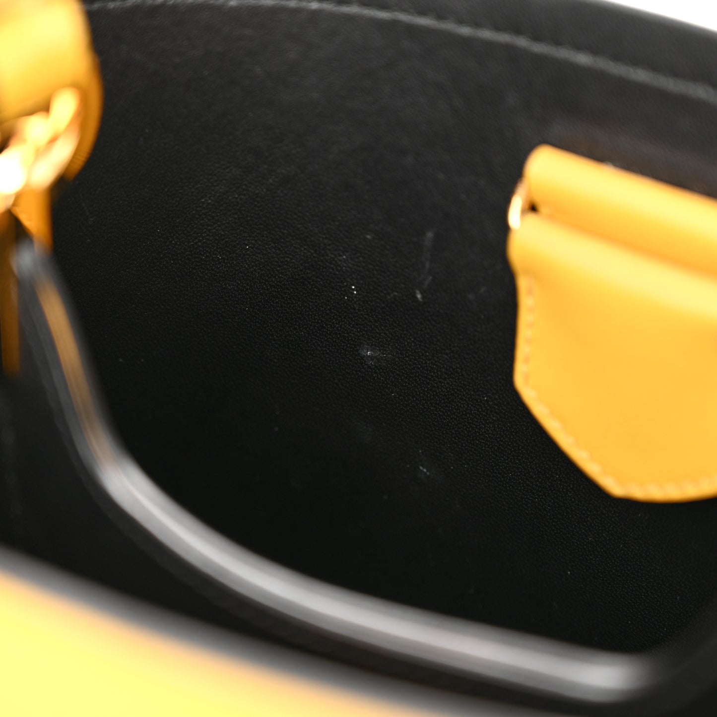 Saffiano Cuir Calfskin Medium Panier Bucket Bag Soleil Black