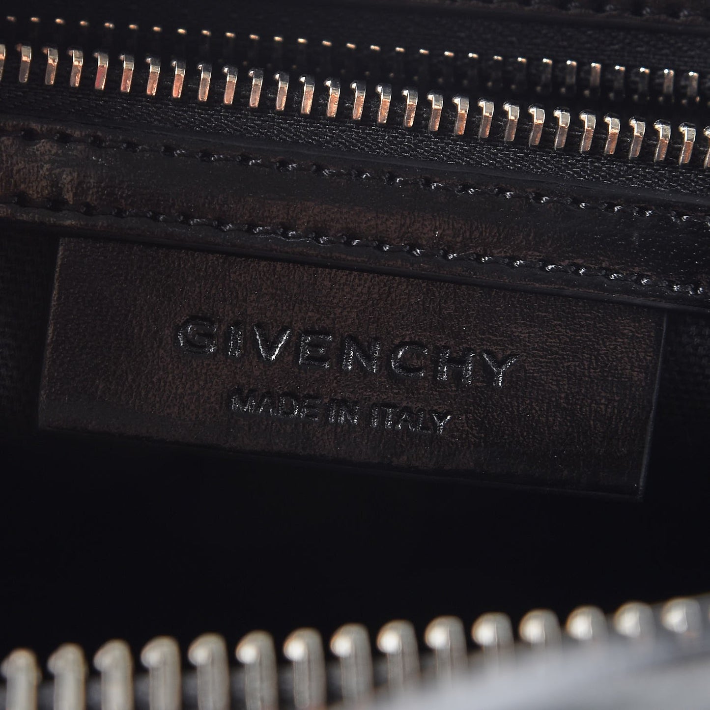 Shiny Lord Calfskin Medium Antigona Black