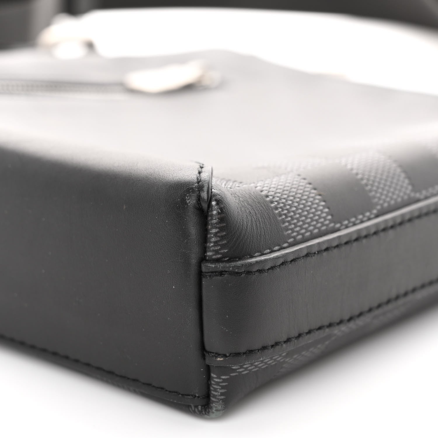 Louis Vuitton Damier Infini Discovery Messenger BB Onyx 9 of 9