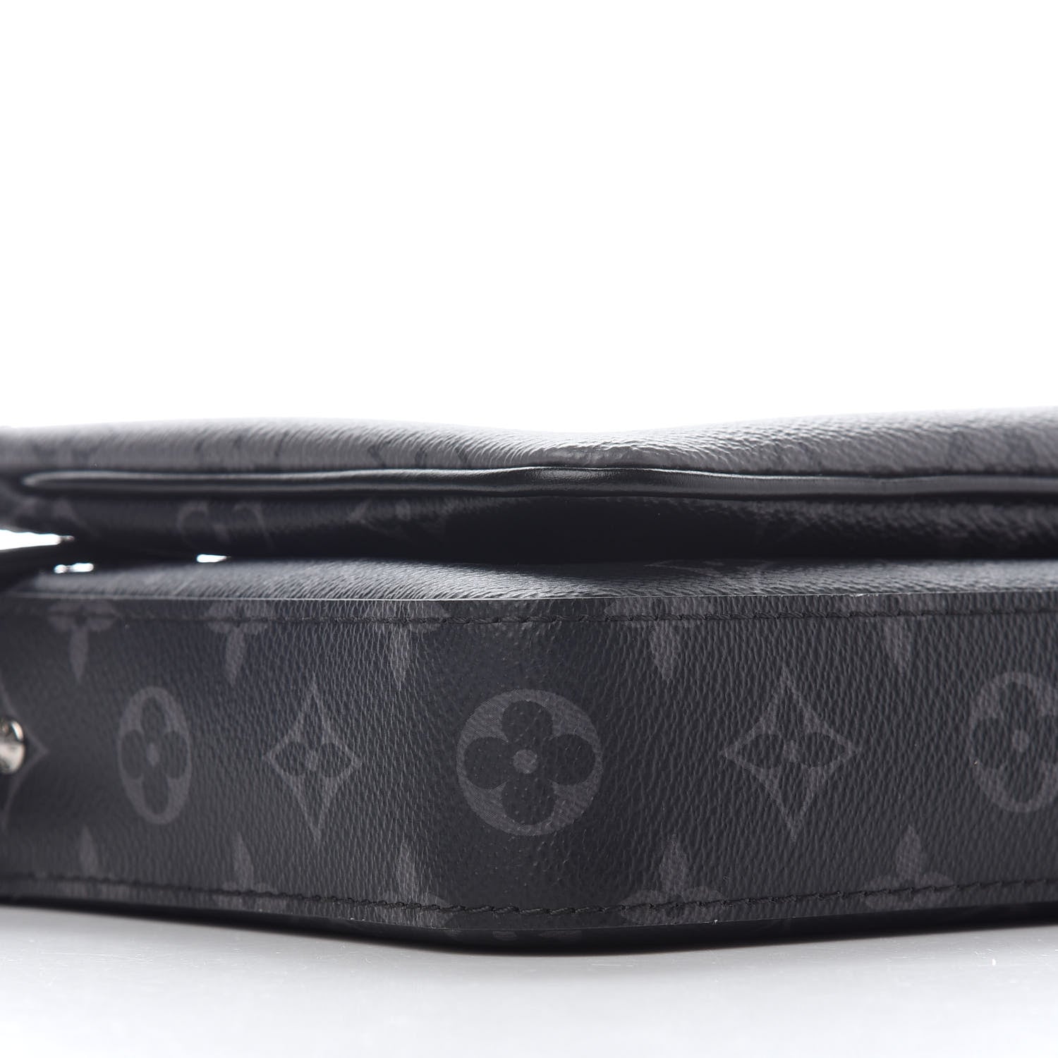 Louis Vuitton Reverse Monogram Eclipse Trio Messenger 7 of 8