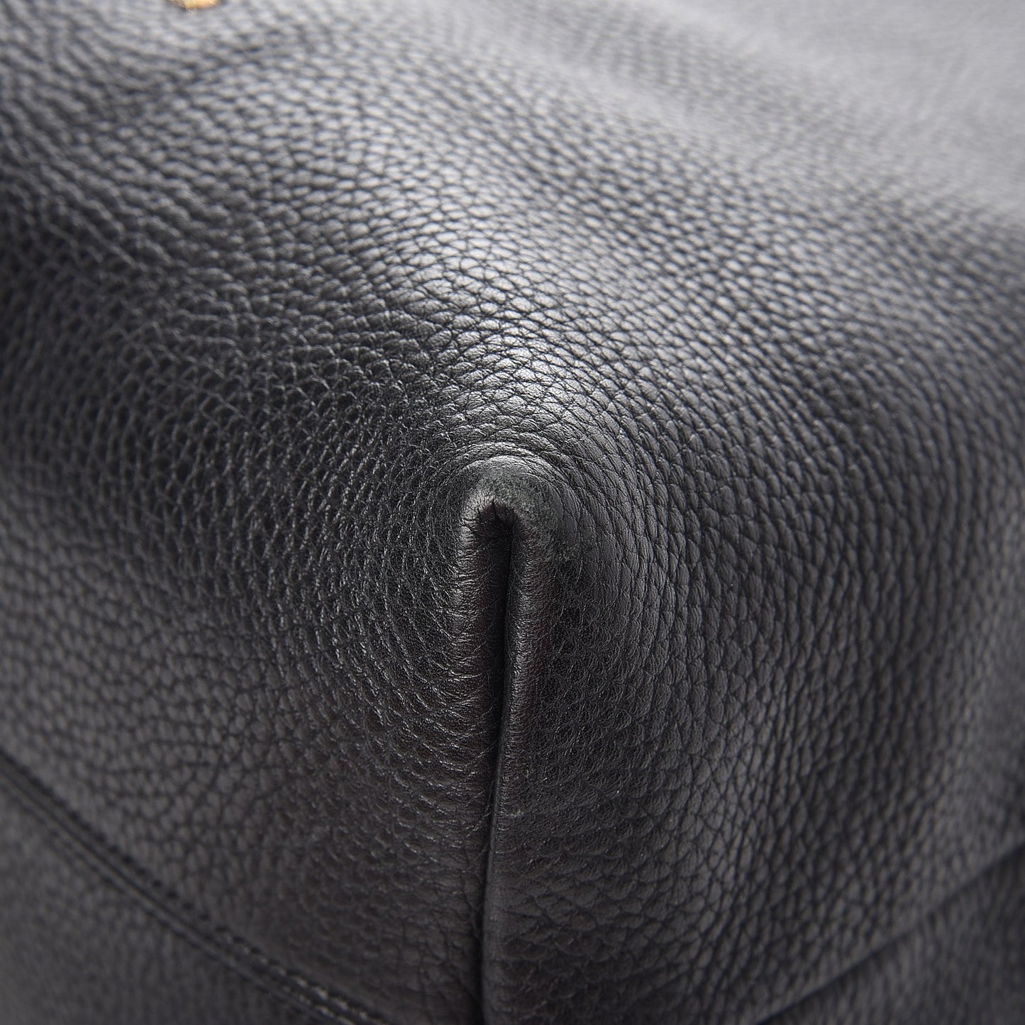 Grainy Calfskin Medium Cale Hobo Black