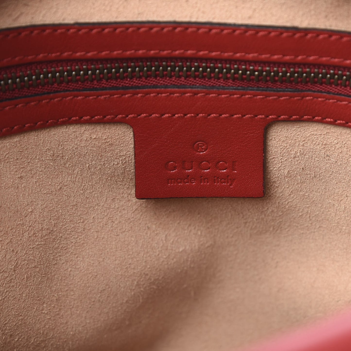 Calfskin Matelasse Medium GG Marmont Chain Shoulder Bag Hibiscus Red