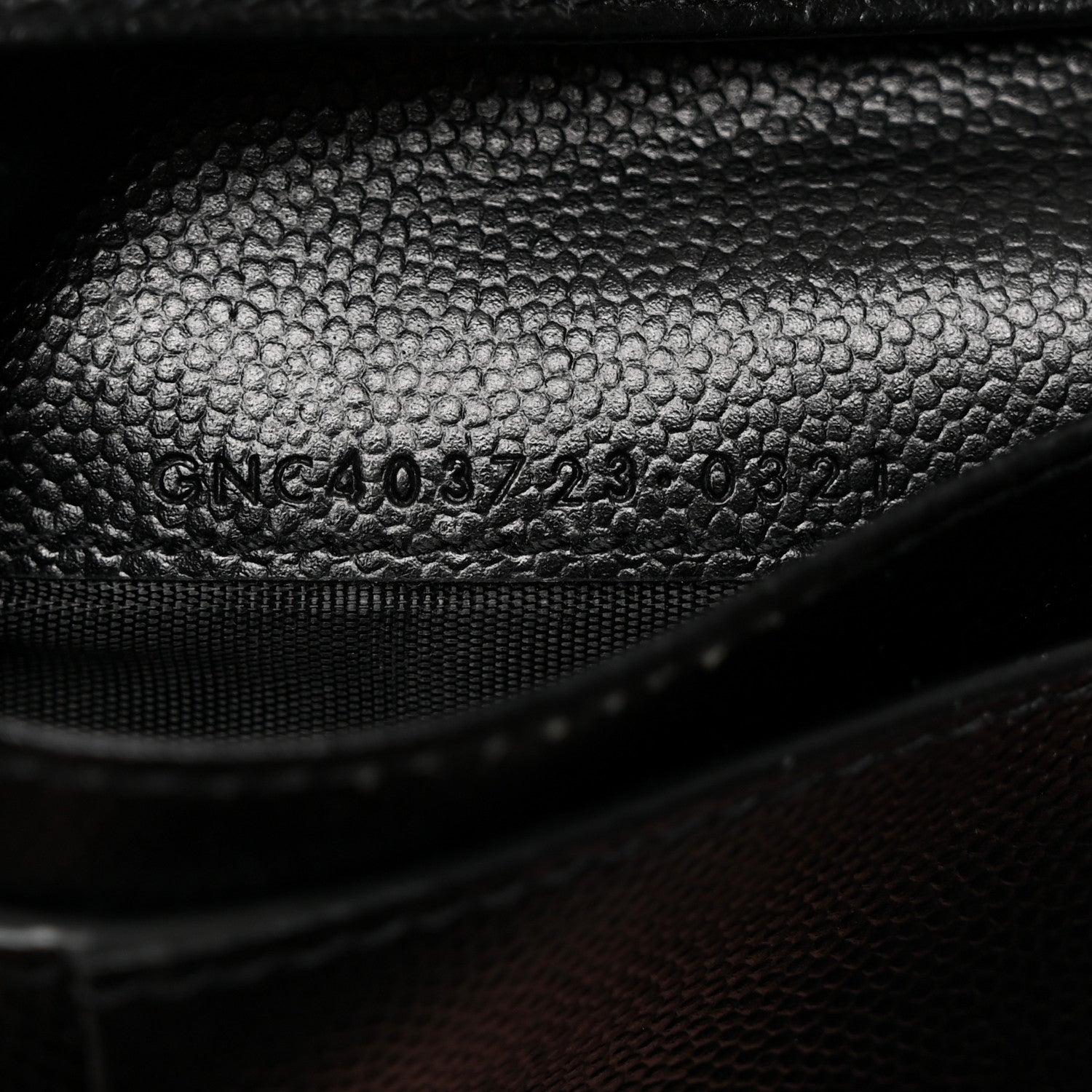 Saint Laurent Grain De Poudre Matelasse Chevron Monogram Monochrome Compact Zip Around Wallet Black 7 of 8