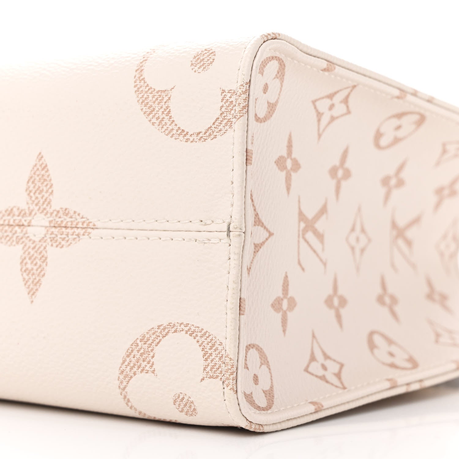 Louis Vuitton Monogram Dune Giant Onthego PM 9 of 9