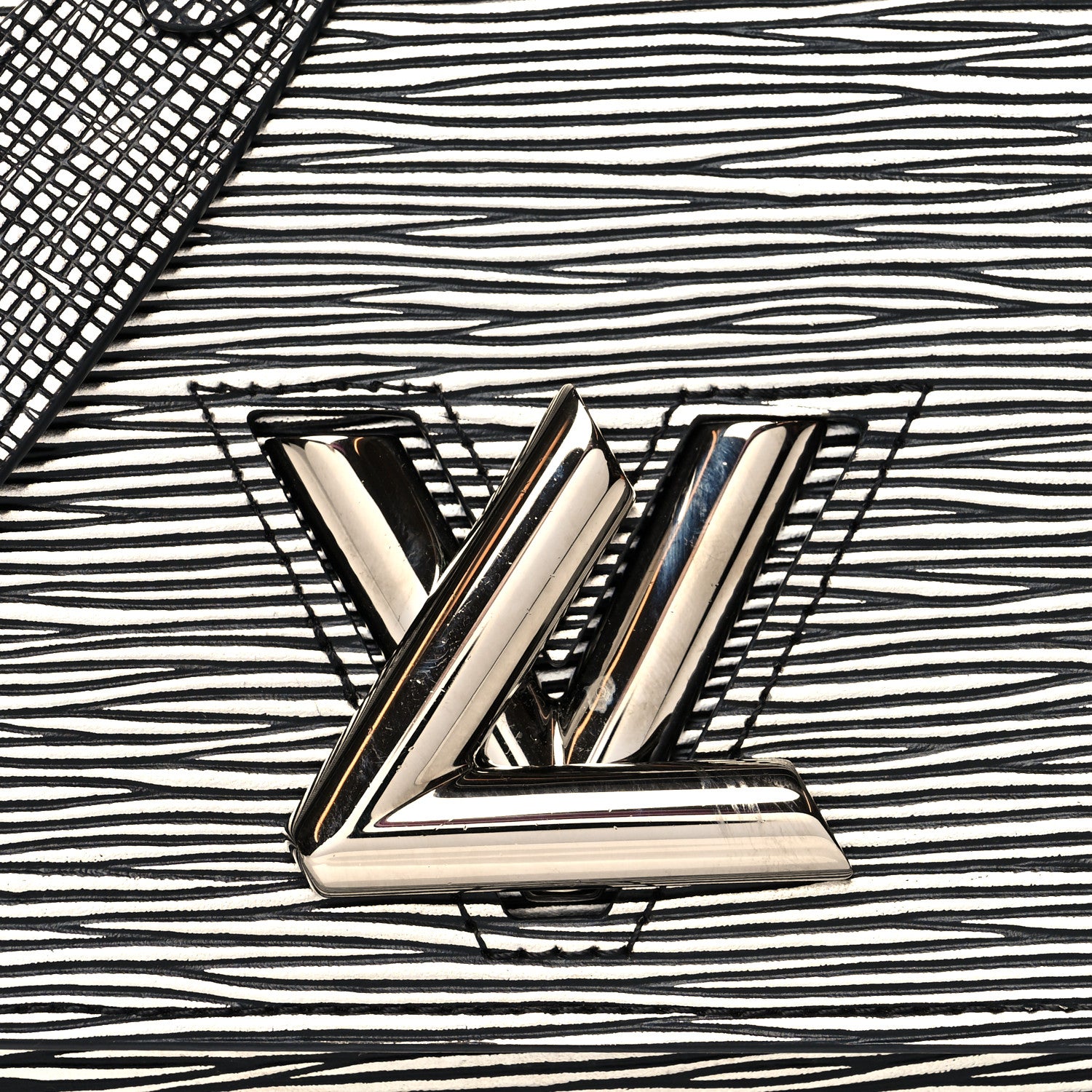 Louis Vuitton Epi Twist Chain Wallet Metal 7 of 9
