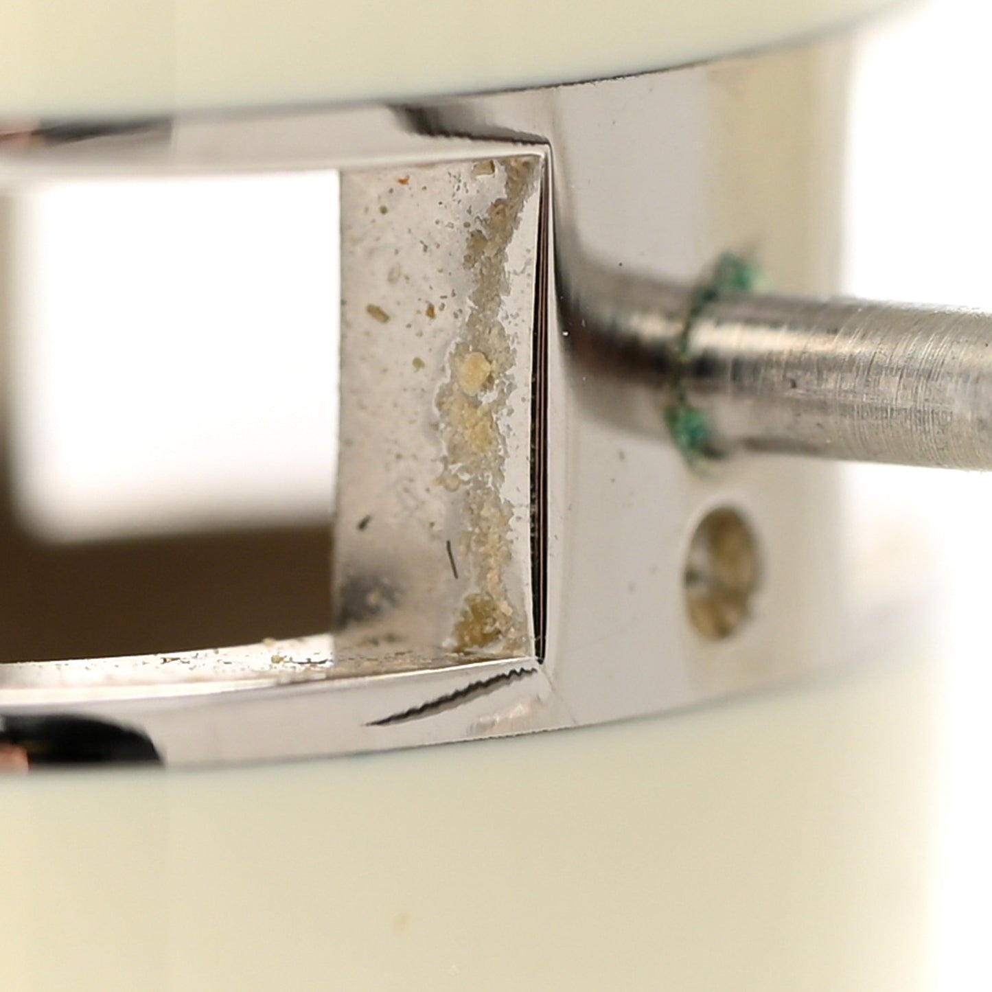 Palladium Lacquered Mini Pop H Earrings White