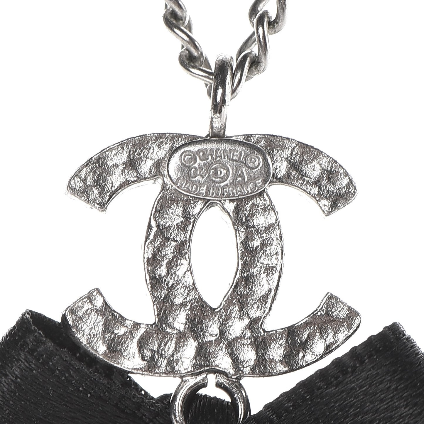 Pearl Ribbon CC Bow Necklace Black