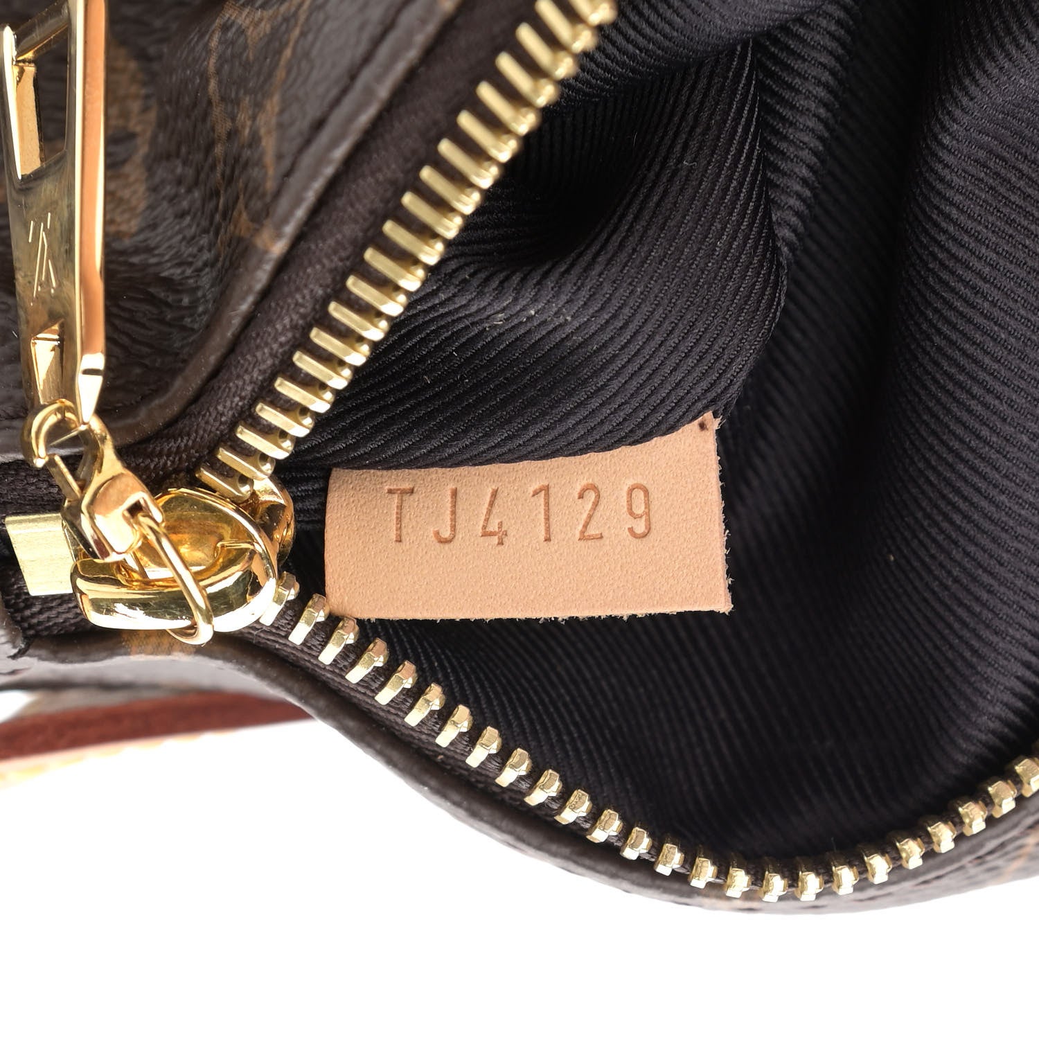 Louis Vuitton Monogram Bumbag 6 of 9