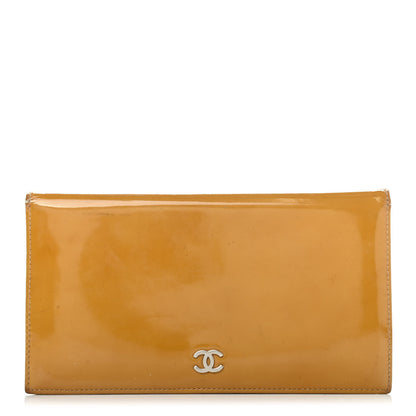 Chanel Patent CC Yen Wallet Beige 1 of 4