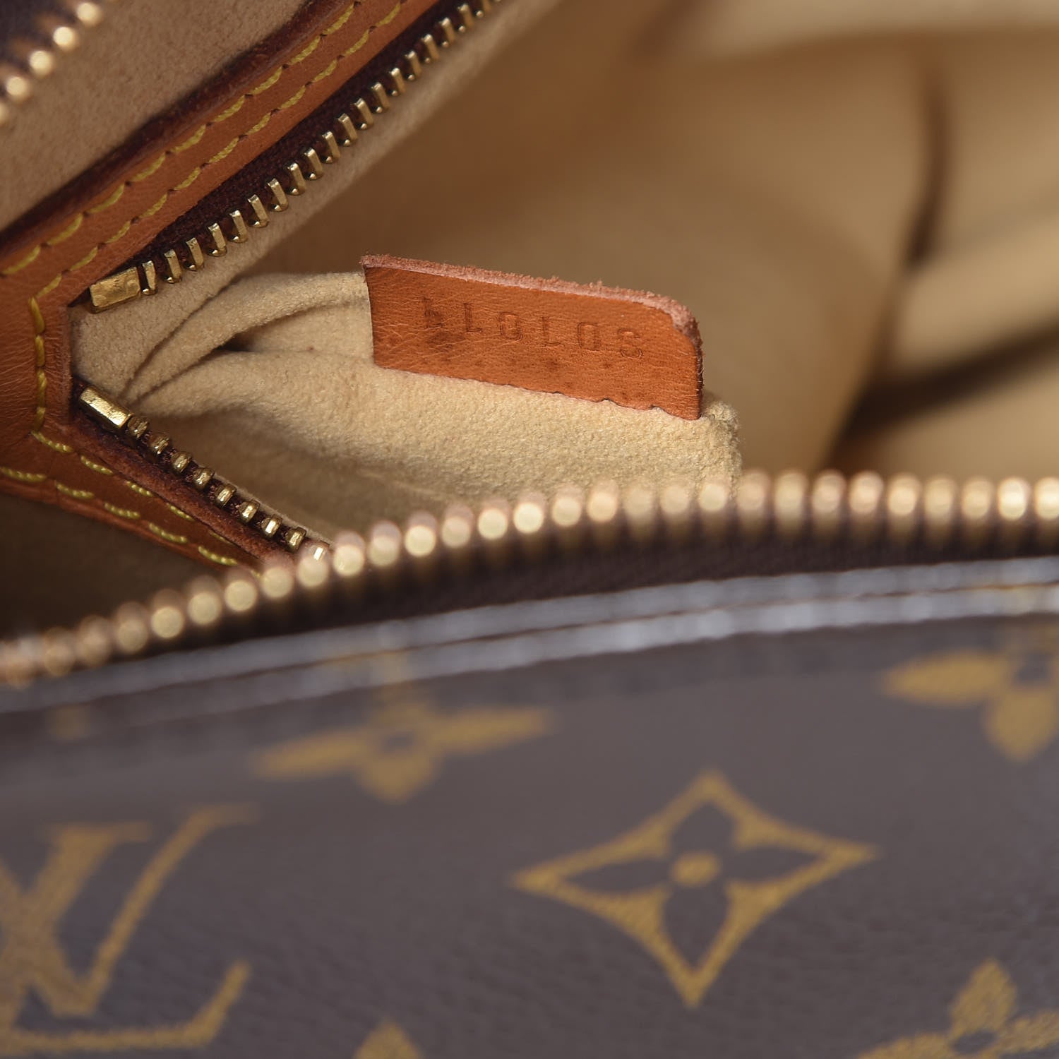 Louis Vuitton Monogram Looping MM 7 of 18